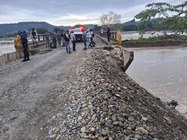 derrumbes en la Sierra y Otomí