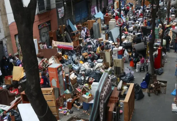 Policías de Valle de Chalco ejecutan desalojo ilegal