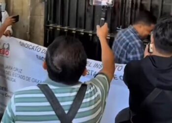 grupo de trabajadores sindicalizados del IEBO