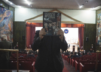 Manjarrez rompe el mármol de los ídolos: el triunfo de la caricatura y el rock