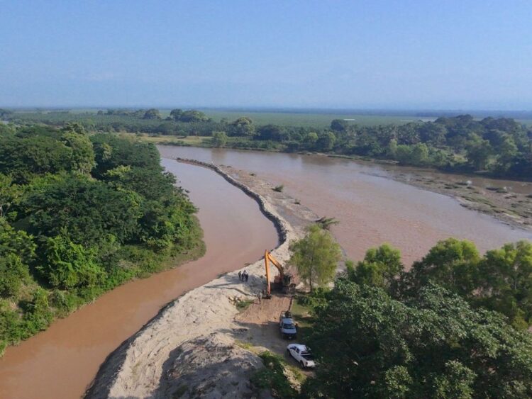 obras sin permiso en el Río Suchiate