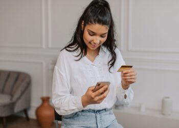 Riesgos de servicios digitales: la educación financiera es clave para evitarlos