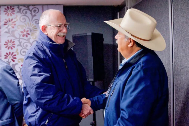 Gobierno federal pacta con campesinos y transportistas acciones para reforzar seguridad en carreteras