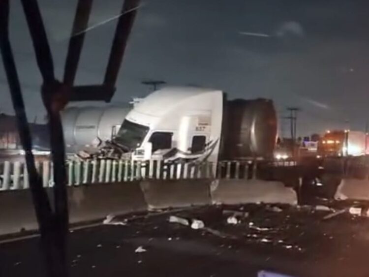 Fatal accidente en el Circuito Exterior Mexiquense previo a Navidad