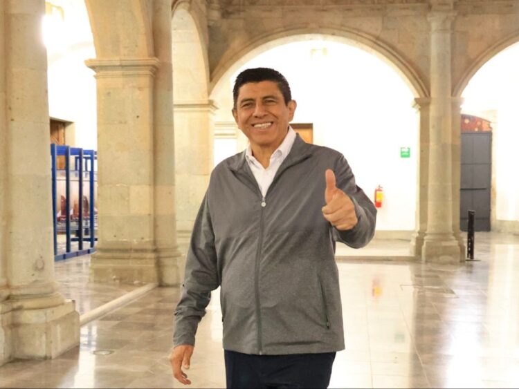 Acusa Jara a exgobernadores de clavarse más de 34 mil mdp