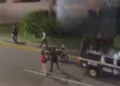 Agresión contra fotoperiodista en Veracruz puerto por policías estatales. AMEXI Foto captura de video