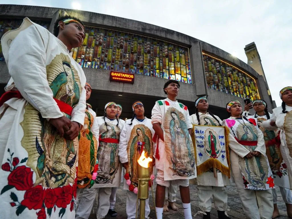 portan prendas con la imagen de la Virgen