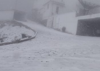 Cae la primera nevada de la temporada invernal en el Cofre de Perote, Veracruz (Video)