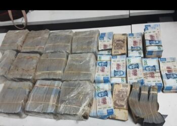 Detienen a dos personas por robo de siete mdp en Nezahualcóyotl