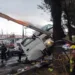 Camioneta se impacta contra poste y árbol en la carretera México-Pachuca