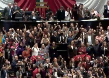 Entre acusaciones y empujones, diputados aprueban, en lo general y en lo particular, Ley de Aguas