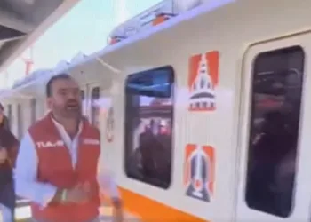 ¡Se le fue el tren! Alcalde de Tlajomulco, Jalisco, llega tarde a recorrido inaugural de la Línea 4
