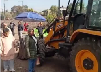 Vecinos de Teoloyucan detienen obras de trenes Interurbano y Suburbano (Video)