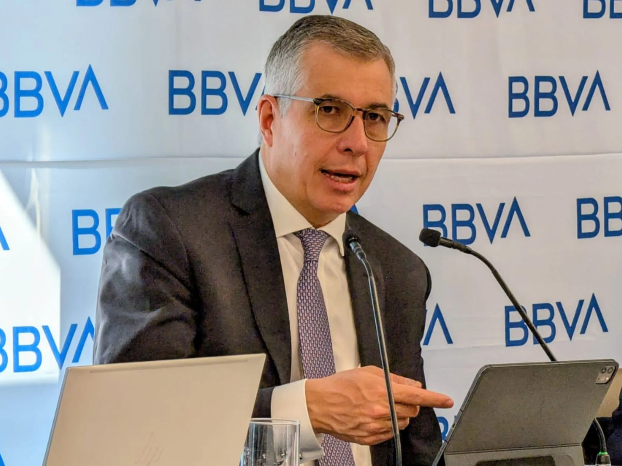 Economista de BBVA señala que 2026 será un mejor año para la economía y el empleo en México pese a la baja inversión.