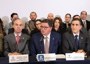 Críticas al Paquete Fiscal 2026 por aumento de impuestos en NL