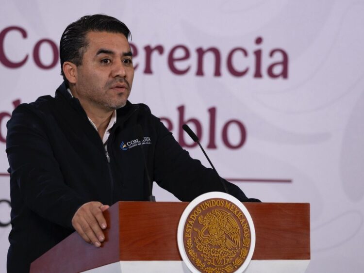 Efraín Morales carácter público del agua y frena abusos