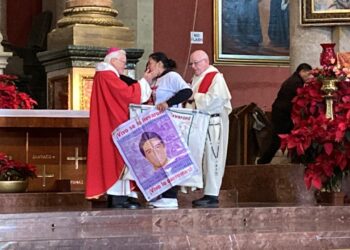 Estado mexicano, complice en la desaparición de los 43: obispo Raúl Vera (Video)