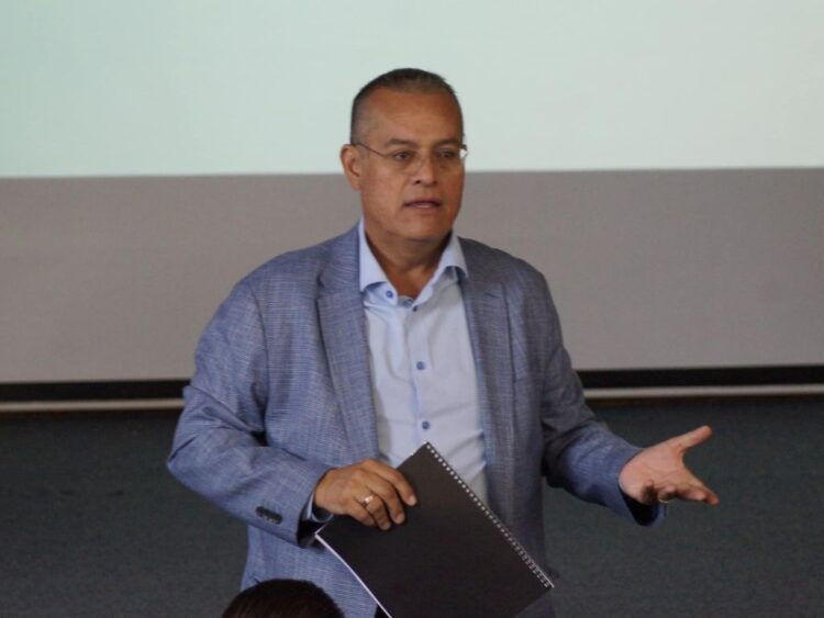 Ariel Juárez renuncia