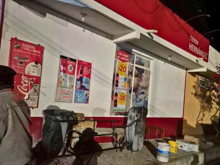 La tienda de abarrotes que guardaba clandestinamente material que causó la explosión de pirotecnia en Ixmiquilpan.