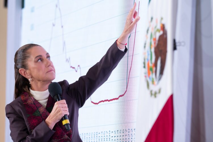 Sheinbaum responde al PAN: “No han leído la Constitución”