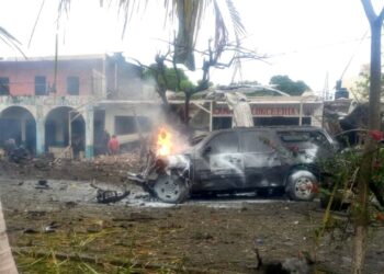 Michoacán ataque con coche bomba en Coahuayana deja un muerto y 10 heridos