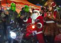 Santa Claus recorre en motocicleta la Caravana Navideña en Nezahualcóyotl