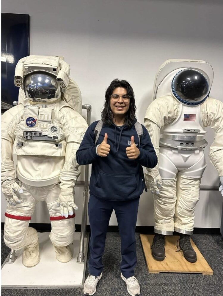 Estudiante queretano diseña traje médico para la NASA