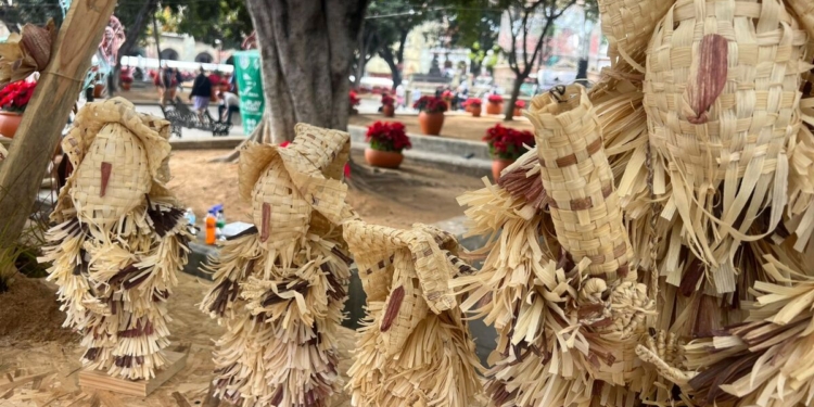Oaxaca maravilla a turistas con 128 edición de la tradicional Noche de Rábanos