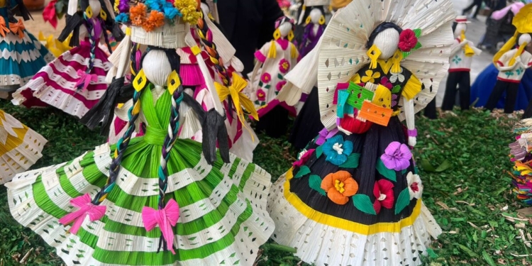 Oaxaca maravilla a turistas con 128 edición de la tradicional Noche de Rábanos