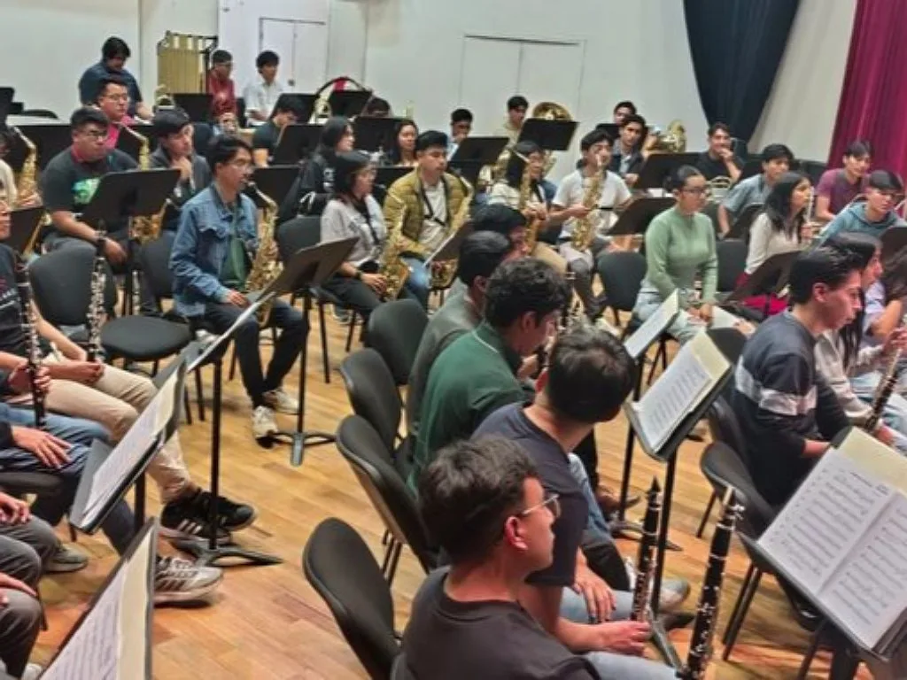 Orquesta de Alientos del Conservatorio Nacional de Música en el ensayo de las obras de Wagner, Strauss y Anderson en el Concierto Navideño 2025.