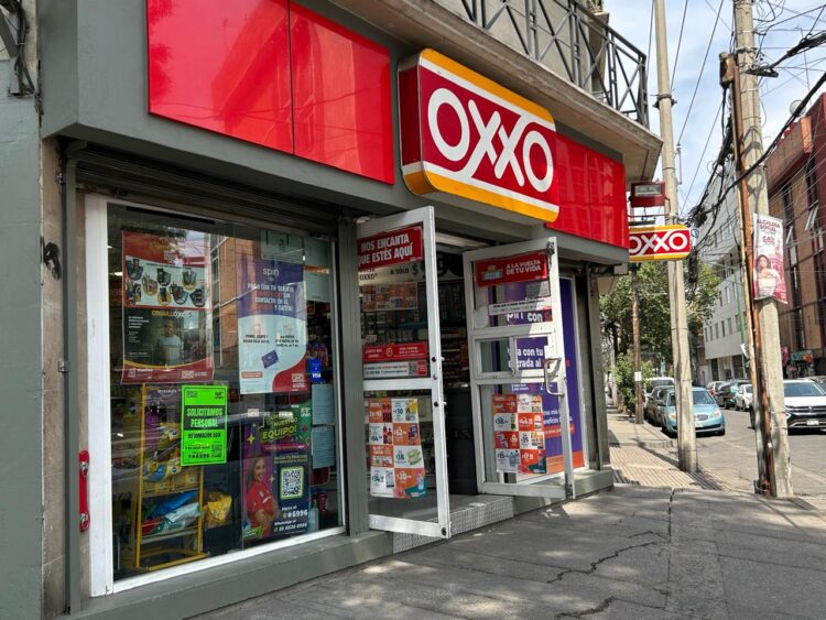 Clientes de Banorte ya puede depositar y pagar tarjetas en OXXO, incluso fines de semana