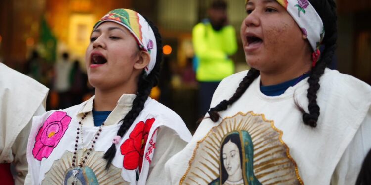 Con amor, devoción y agradecimiento, peregrinos llegan a la Basílica para orar ante la Vigen de Guadalupe