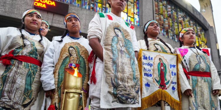 Con amor, devoción y agradecimiento, peregrinos llegan a la Basílica para orar ante la Vigen de Guadalupe