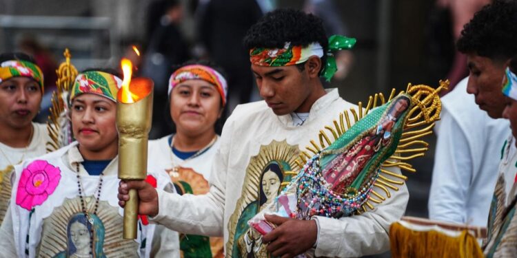 Con amor, devoción y agradecimiento, peregrinos llegan a la Basílica para orar ante la Vigen de Guadalupe