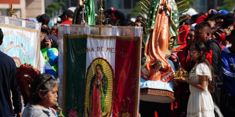 Con amor, devoción y agradecimiento, peregrinos llegan a la Basílica para orar ante la Vigen de Guadalupe