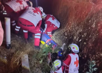 Peregrino cae a una fosa en Texcoco