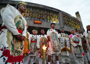 Peregrinos en la Basílica de Guadalupe. AMEXI Fot Fernando Ortega