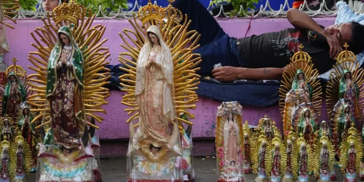 Basílica de Guadalupe: Peregrinos llegan para festejar a la virgen