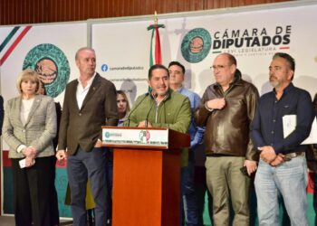 Diputados de oposición piden aplazar discusión de reforma a Ley de Agua