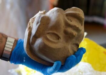 Entrega de 52 piezas arqueológicas restituidas por Estados Unidos al INAH en diciembre de 2025.