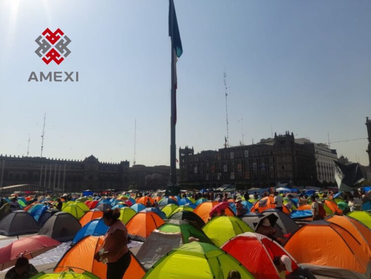 La huelga nacional de la CNTE y su plantón nacional que alcanzó en su momento a cerca de 25 mil profesores en el Zócalo de la CDMX, fue el momento de mayor tensión de la lucha de los trabajadores en el 2025
