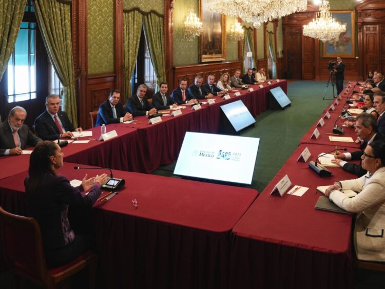 Sheinbaum acuerda con empresarios