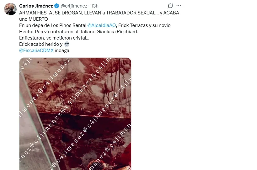 Patrullas de la SSC y peritos de la Fiscalía resguardan edificio en la colonia San Pedro de los Pinos por fallecimiento de un hombre.