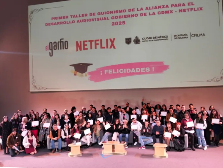 Yalitza Aparicio se gradúa en taller de guionismo CDMX-Netflix