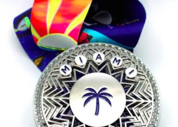 Arte que corre: Courtney Einhorn imprime su sello vibrante en la cinta del Miami Marathon 2026