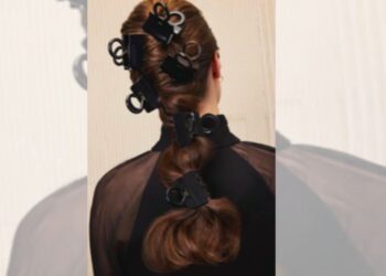 Raúl López transforma el bolso Ana en la nueva pinza para el cabello creada junto a TRESemmé