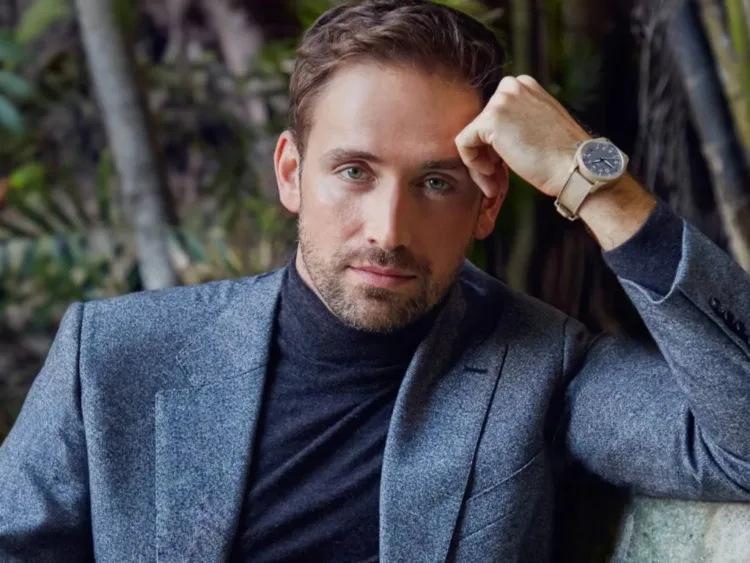 Mauricio Henao cierra el año como rostro de sofisticación en la revista Gentleman