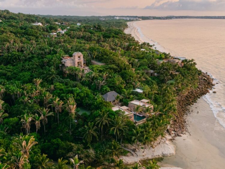 Turistas disfrutan experiencias de lujo en Nayarit, con paisajes frente al mar, gastronomía de autor y campos de golf de clase mundial.