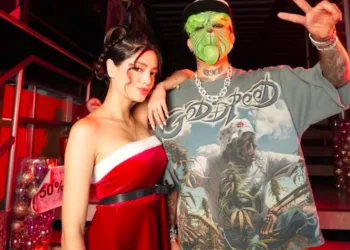 Westcol cae en manos de Pao Ruiz y termina maquillado para un video de alto impacto