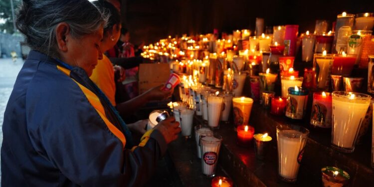 Con amor, devoción y agradecimiento, peregrinos llegan a la Basílica para orar ante la Vigen de Guadalupe